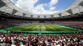 Vista panorámica de las gradas del London Stadium lleno con aficionados del West Ham / EP