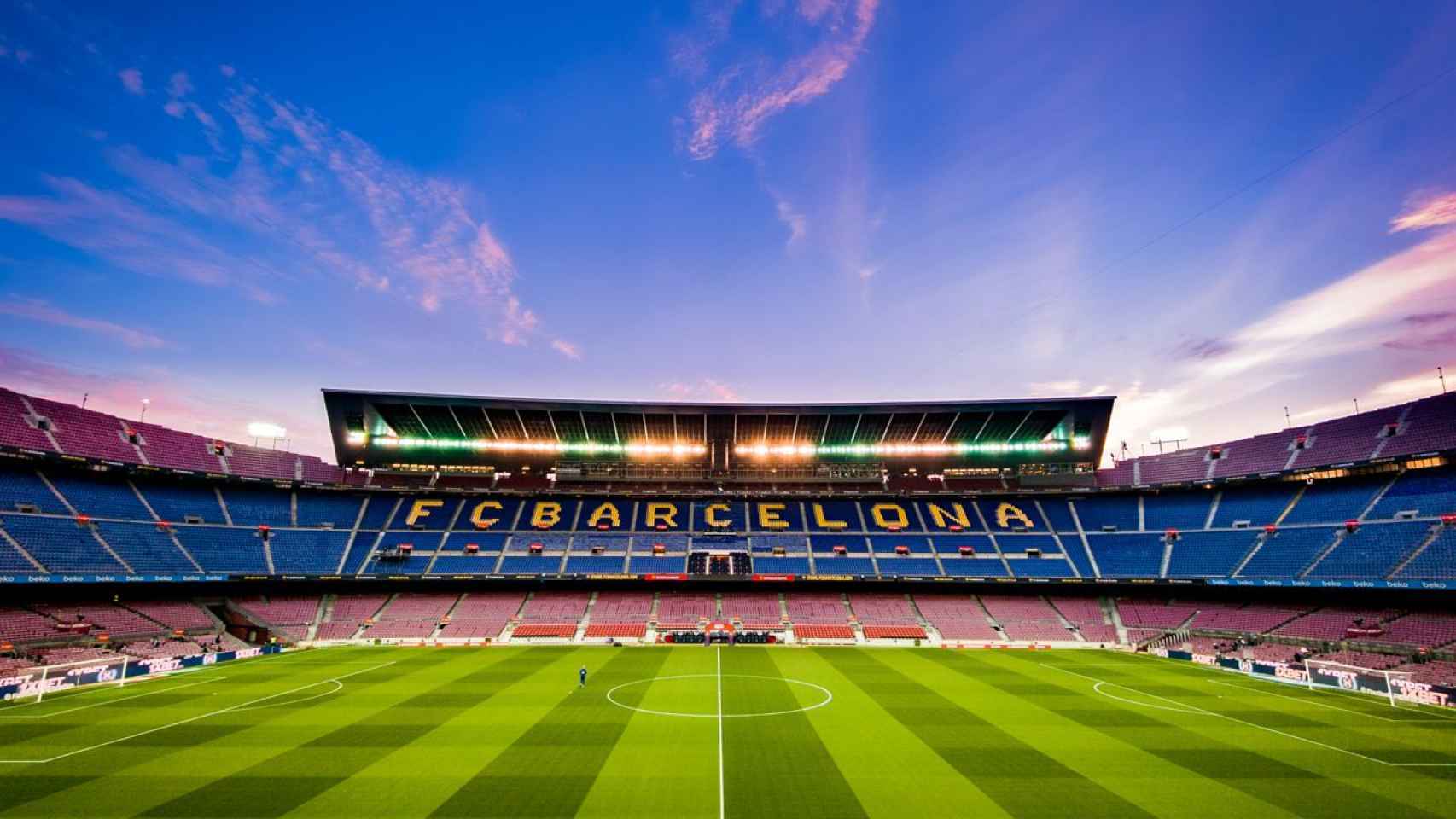 Panorámica de la tribuna principal del Camp Nou / FC Barcelona