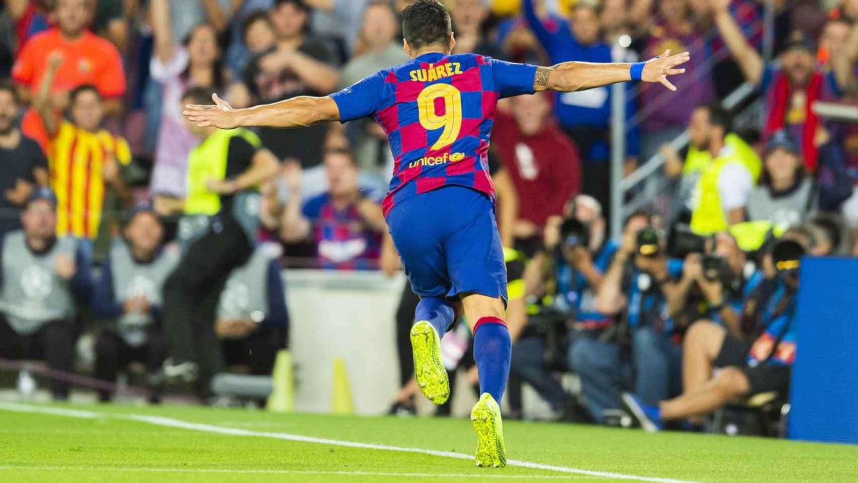 Luis Suárez celebrando un gol /FCB