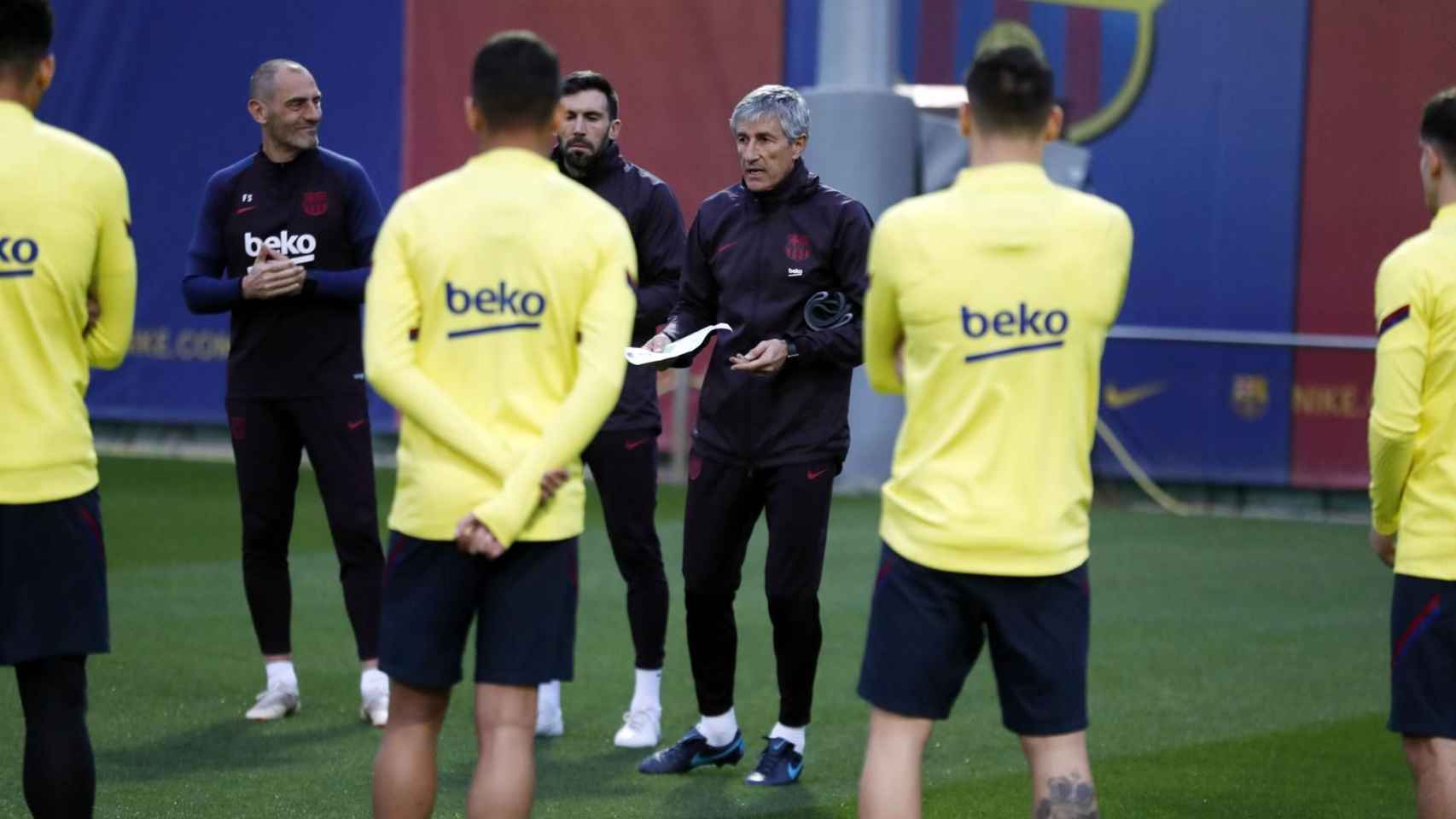 Quique Setién en un entrenamiento del Barça / FC Barcelona