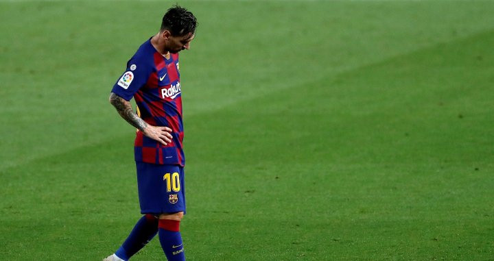 Leo Messi, cabizbajo tras la derrota contra Osasuna | EFE