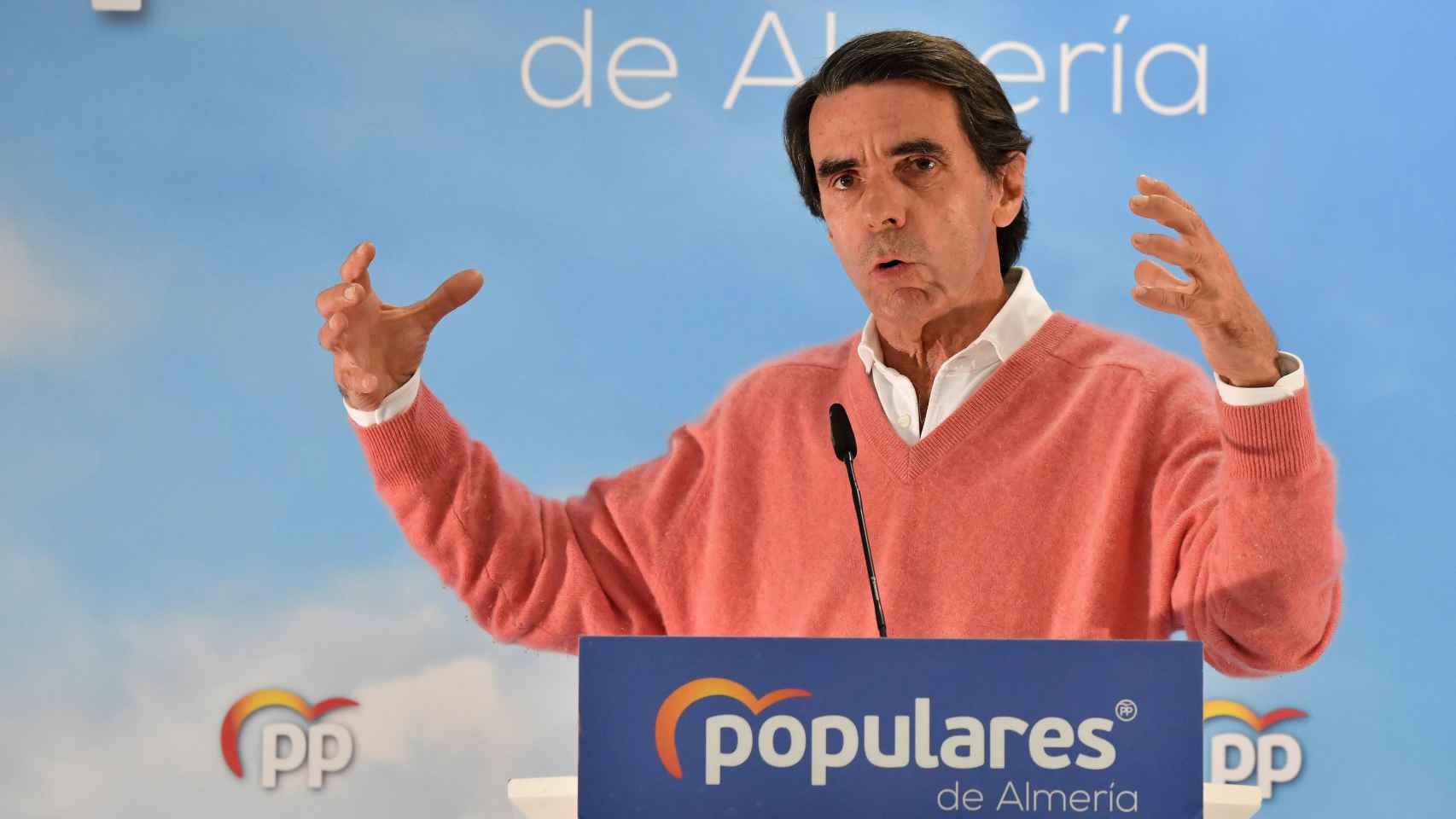 José María Aznar (PP), durante su intervención en un acto con militantes celebrado en El Ejido (Almería) / EFE