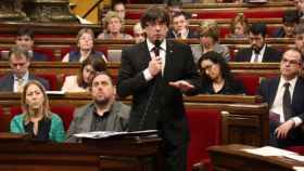Carles Puigdemont, presidente de la Generalitat, en la sesión del control del Parlament.