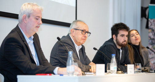 Santi Pisonero, Xavier Vallhonrat, Xabi Murua y Gemma Domènech en la presentación de la encuesta a los barceloneses / CEDIDA