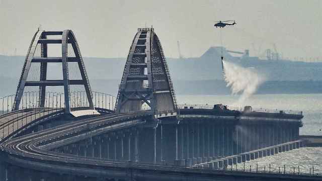 Explosión en el puente que une Crimea con Rusia / EFE - EPA - STRINGER