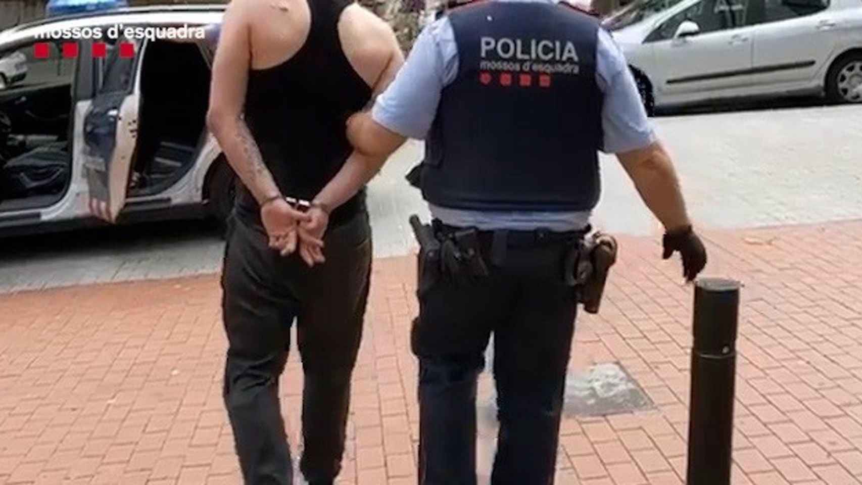 Los Mossos d'Esquadra detienen al autor de cuatro robos en doce días en Barcelona / MOSSOS D'ESQUADRA