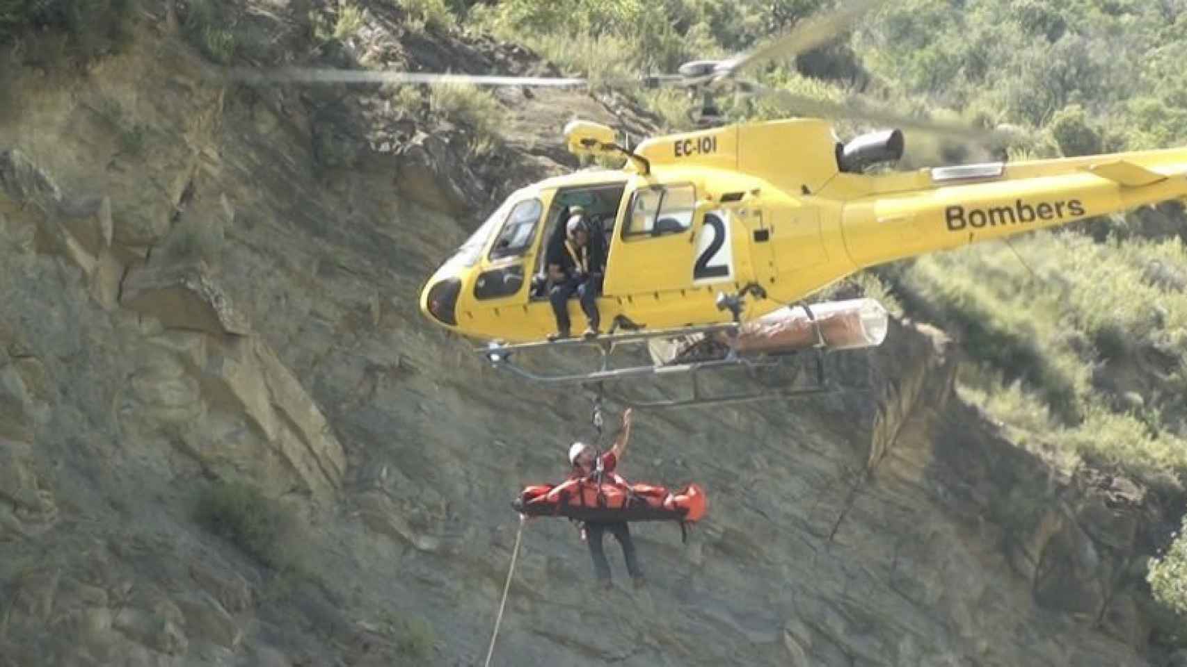 Un helicóptero de los Bomberos de la Generalitat, en unos ejercicios de salvamento.