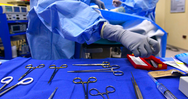 Material médico para realizar cirugías