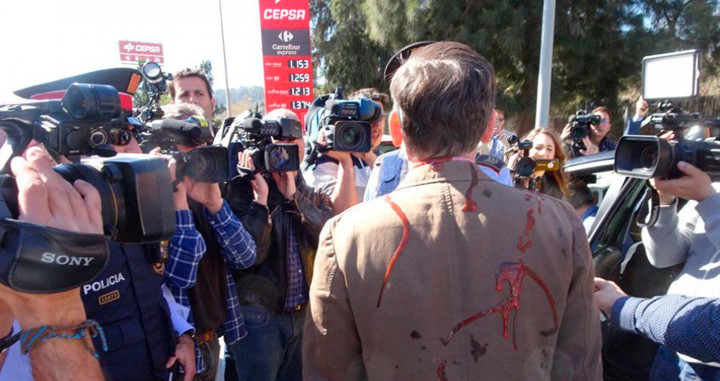Ignacio Arsuaga, presidente de Hazte Oír, atacado con pintura en Pallejà (Barcelona) / CG