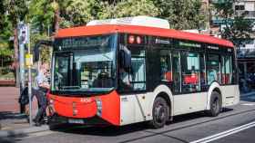 Un autobús de la TMB, que ha desconvocado la huelga / EUROPA PRESS