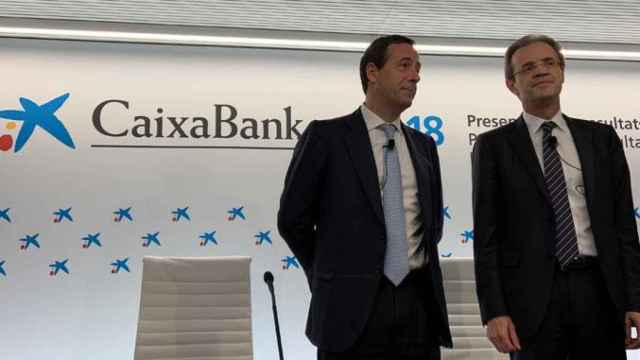 El presidente de Caixabank, Jordi Gual (d), y el consejero delegado, Gonzalo Gortázar (i), en la presentación de resultados de 2018 / CG