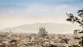 La Sagrada Familia en el perfil de Barcelona / Michal Jarmoluk EN PIXABAY