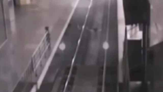 Captura del vídeo grabado del tren fantasma llegando a la estación