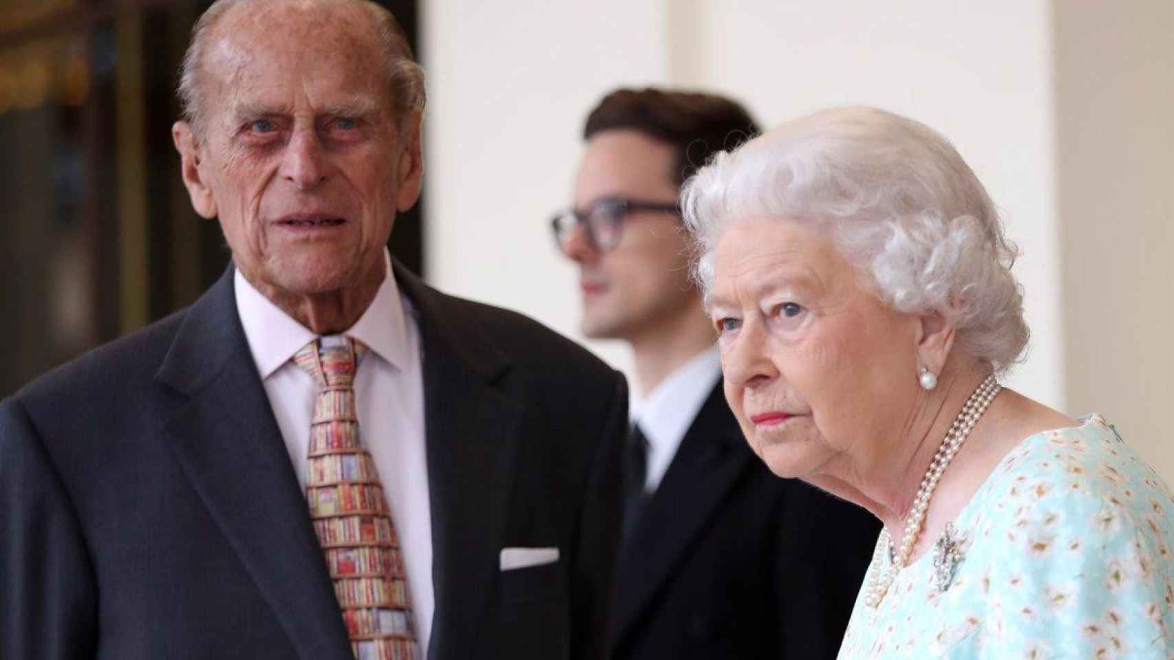 El príncipe de Reino Unido, Felipe de Edimburgo, junto a su mujer, la reina Isabel II / EP
