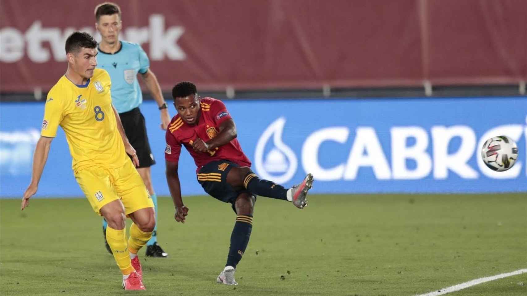 Ansu Fati marca su primer gol con la selección española / EFE