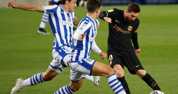 Messi disparando contra la Real Sociedad / EFE