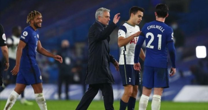 Jose Mourinho en el Chelsea-Tottenham / EFE