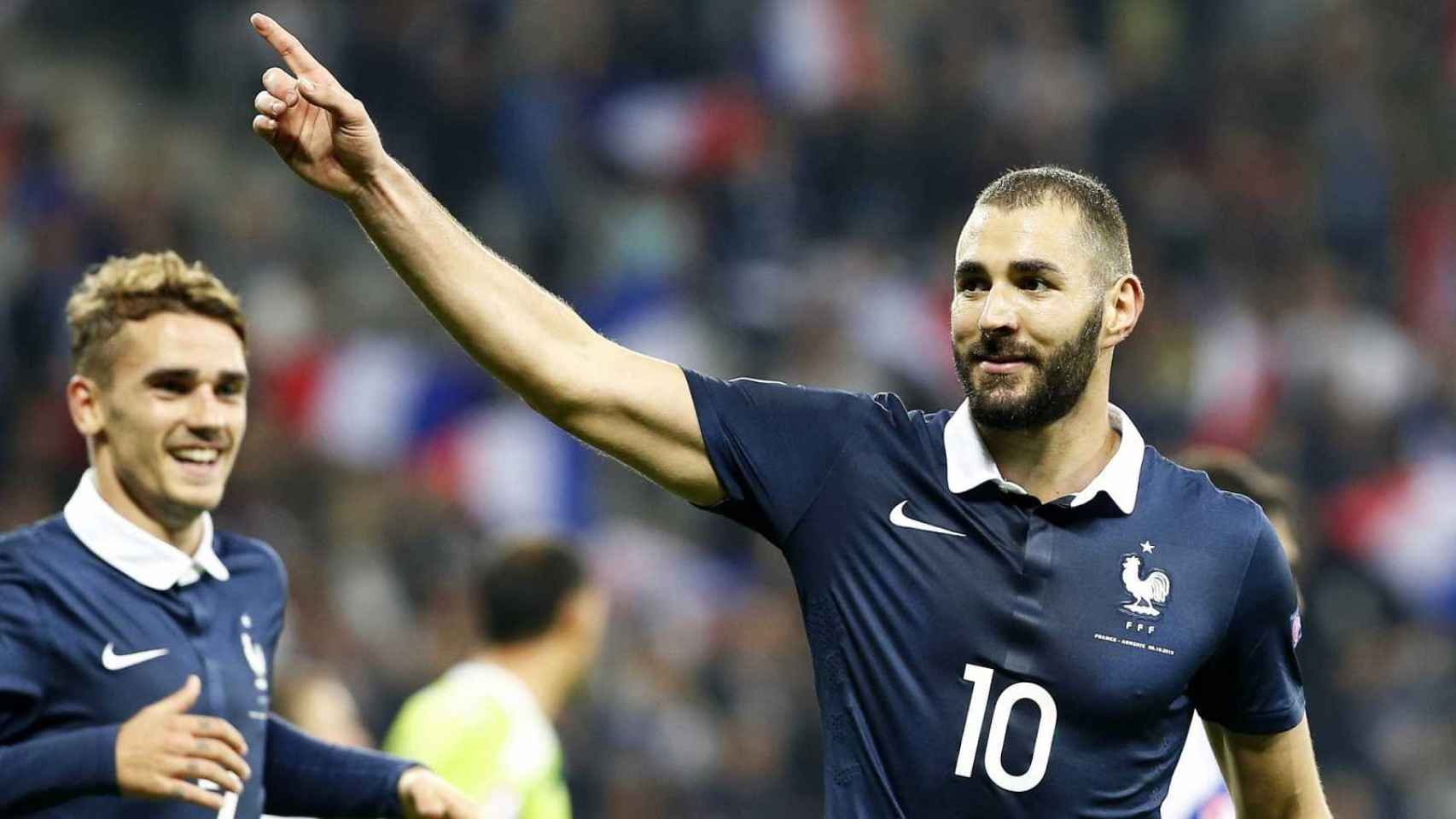Karim Benzema celebra un gol de Francia / EFE