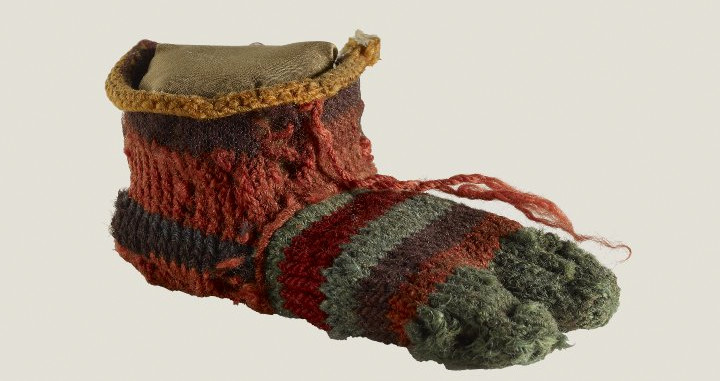 Un calcetín a rayas de la colección del British Museum