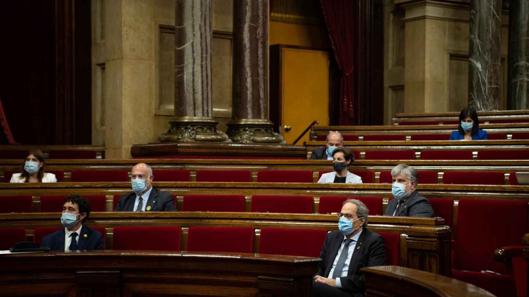 Miembros del Parlament de Cataluña sentados en la cámara catalana / EP