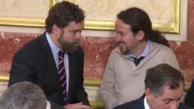 Pablo Iglesias e Iván Espinosa de los Monteros durante su charla en el Congreso / YOUTUBE