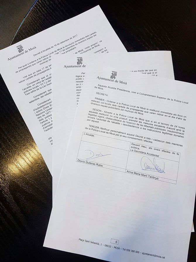 El decreto de alcaldía firmado por Dionís Guiteras, alcalde de Moià, dirigido a la Policía Local / CG