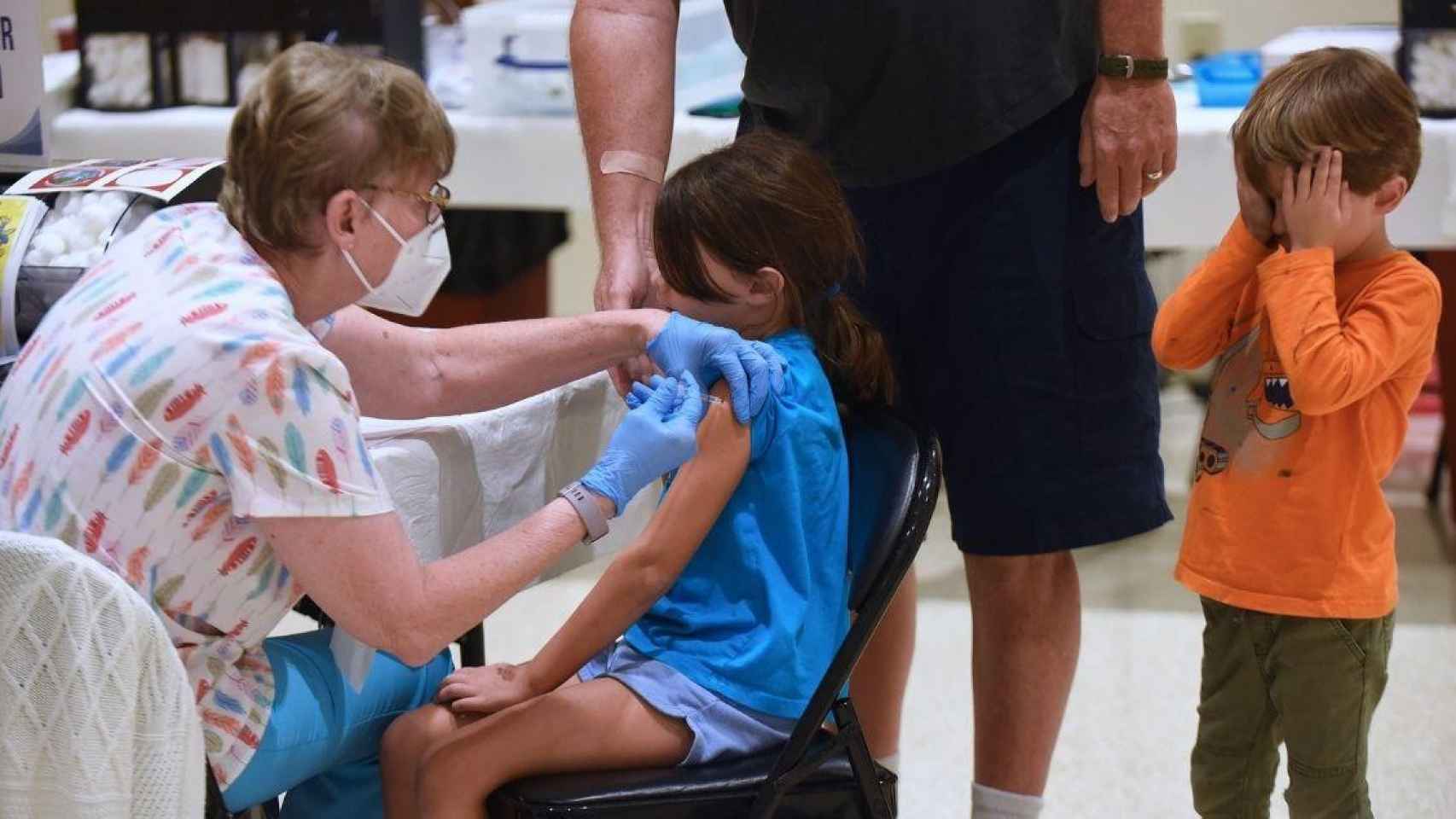 Una niña durante su vacunación contra el Covid en Estados Unidos / Paul Hennessy - DPA (EP)
