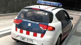 Vehículo de los Mossos d'Esquadra, que alertan de nuevos robos / EFE