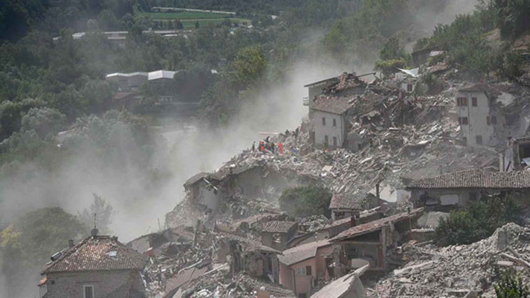 La localidad de Arquata del Tronto en ruinas después del terremoto del miércoles en el centro de Italia. / EFE