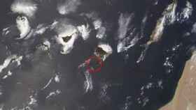 Imagen captada por el satélite Terra de la NASA donde se aprecia el vertido