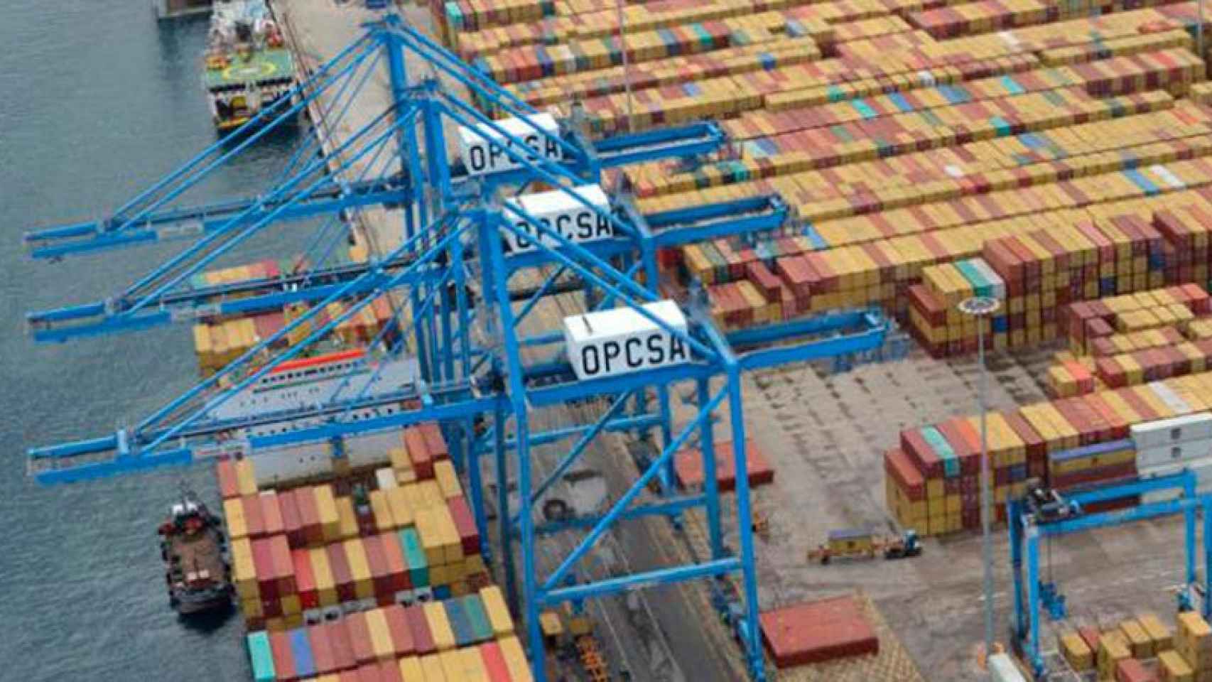 Los puertos, testigos de excepción de la sobredemanda que ahoga el comercio mundial  / CG