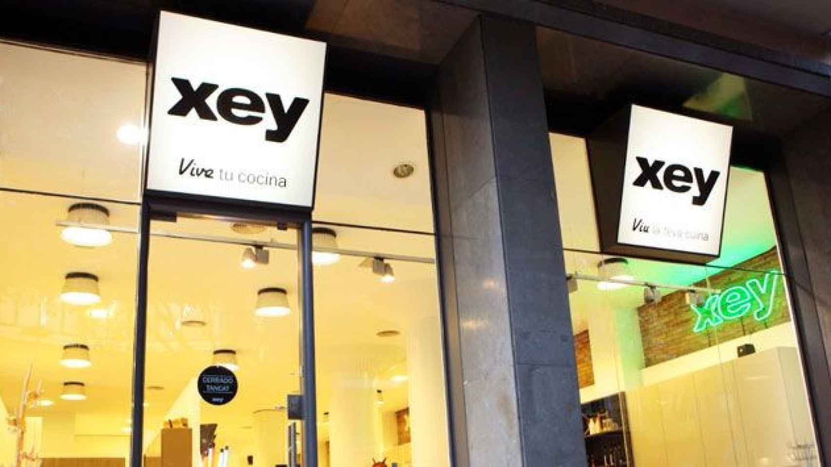 Tienda de muebles Xey en la calle Casanovas de Barcelona / CG