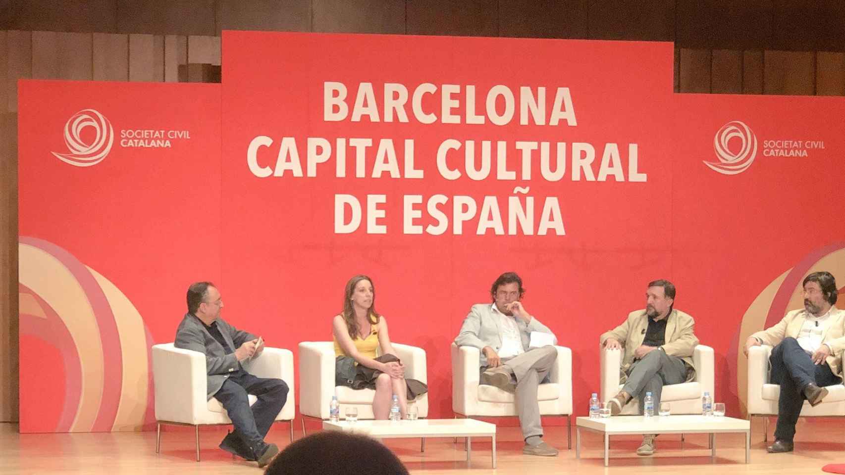 Los participantes en el acto 'Barcelona, capital cultural de España' / CLAC