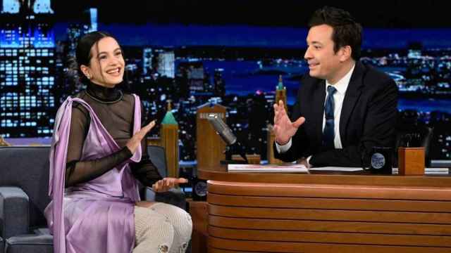 Rosalía en el programa de Jimmy Fallon, 'The Tonight Show' / REDES