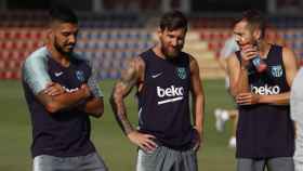 Luis Suárez, Leo Messi y Jordi Alba en un entrenamiento del Barça / EFE