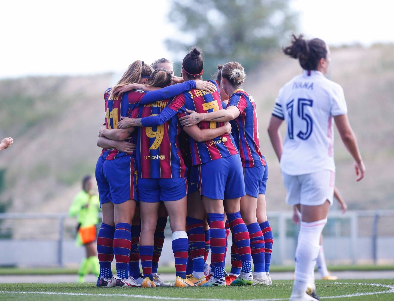 El Barça Femenino arrolla al Real Madrid en el primer 'clásico' del futbol femenino / FC BARCELONA