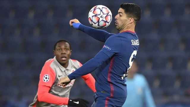 Luis Suárez contra el Salzburgo / EFE