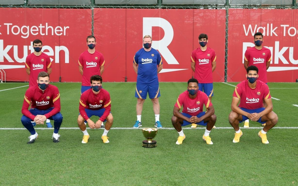 Koeman, Pjanic, Trincao, Pedri, Matheus, Puig, Peña, Fati y Araujo en la previa de Joan Gamper / FC Barcelona