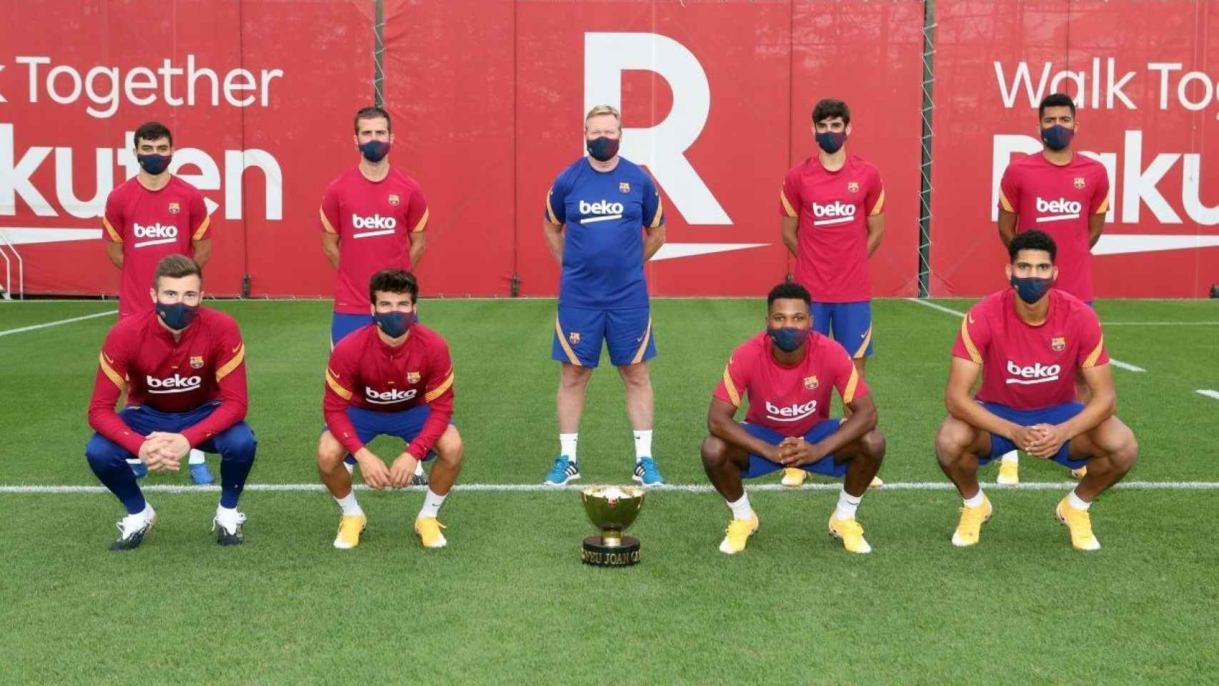 Koeman, Pjanic, Trincao, Pedri, Matheus, Puig, Peña, Fati y Araujo en la previa de Joan Gamper / FC Barcelona