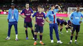 Coutinho junto a sus compañeros tras el pitido final / FC Barcelona