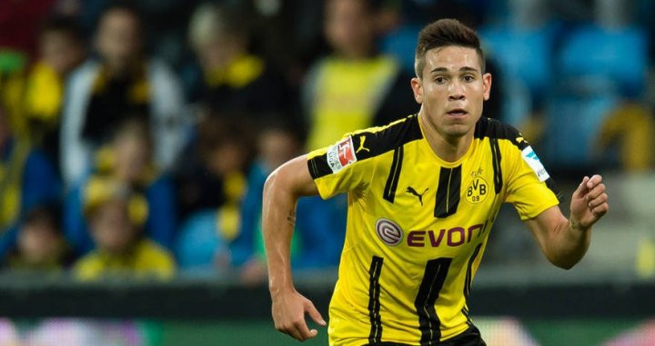 Raphael Guerreiro jugando con el Borussia Dortmund / EFE