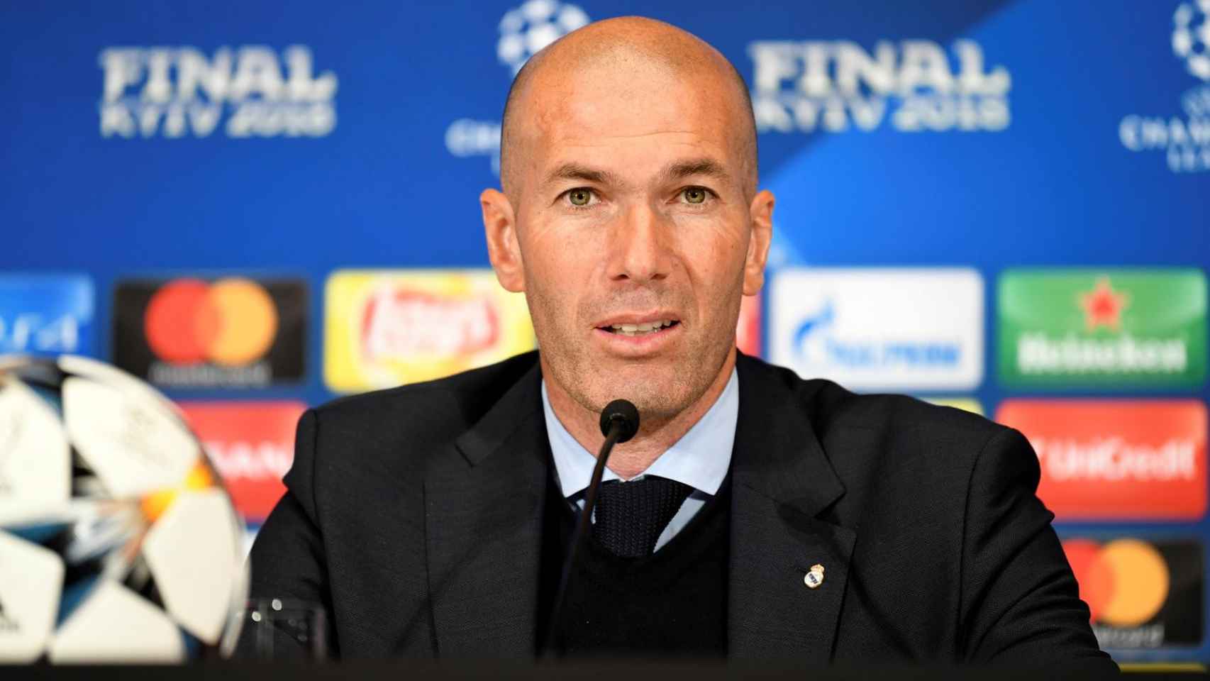 Zidane en una rueda de prensa del Real Madrid EFE