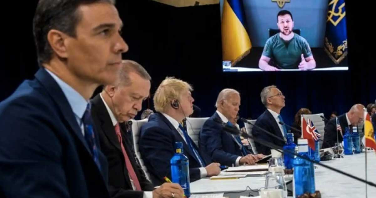 El presidente del Gobierno, Pedro Sánchez, escucha junto a los líderes de la OTAN al presidente de Ucrania / OTAN