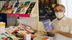 El consejero de Empresa, Ramon Tremosa, promociona sus libros en la Setmana del Llibre en Català / TWITTER