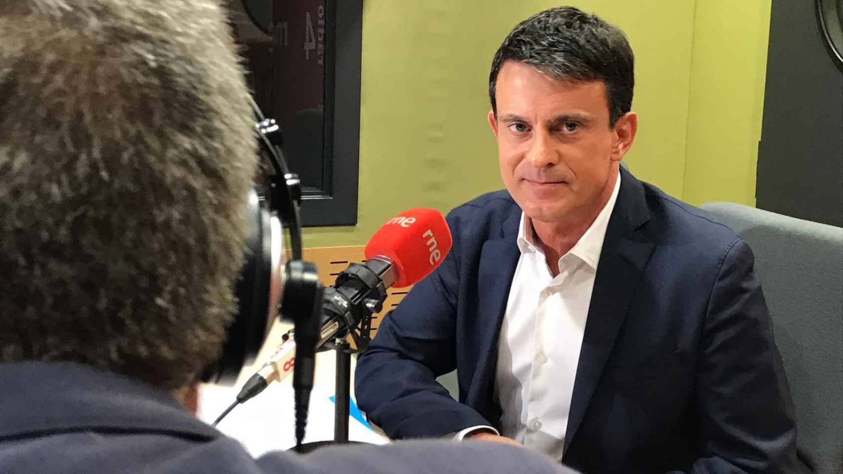 Manuel Valls, entrevistado en Ràdio 4 / @ElmatiaRadio4