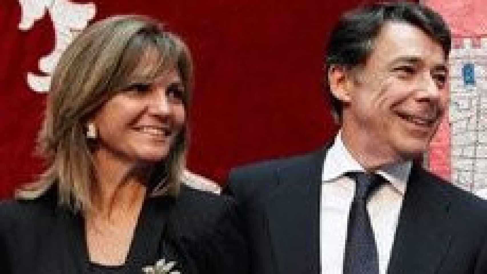Ignacio González, junto con su esposa, durante su toma de posesión como presidente autonómico de la Comunidad de Madrid, en septiembre de 2012