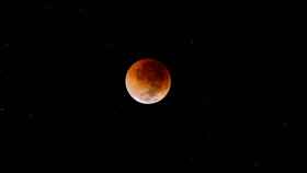 Eclipse lunar visto desde Zambia / TAMI WALKER PHOTOGRAPHY