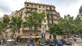 Finca en la calle Consell de Cent, en el Eixample de Barcelona, donde se ha producido un incendio