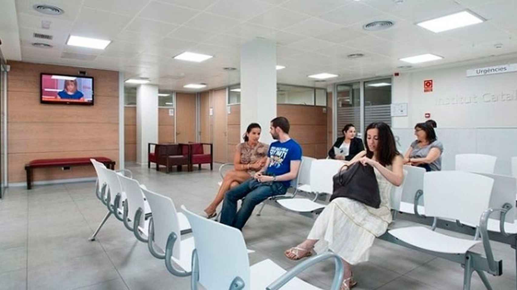 Imagen de la sala de espera de un centro sanitario catalán / CG