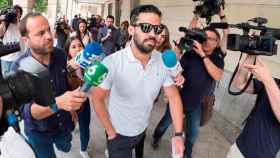 Antonio Manuel Guerrero, integrante de 'La Manada', en una de las visitas al juzgado de guardia de Sevilla / EFE